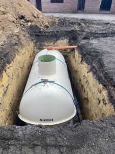 Sewage treatment plant lowered into the ground